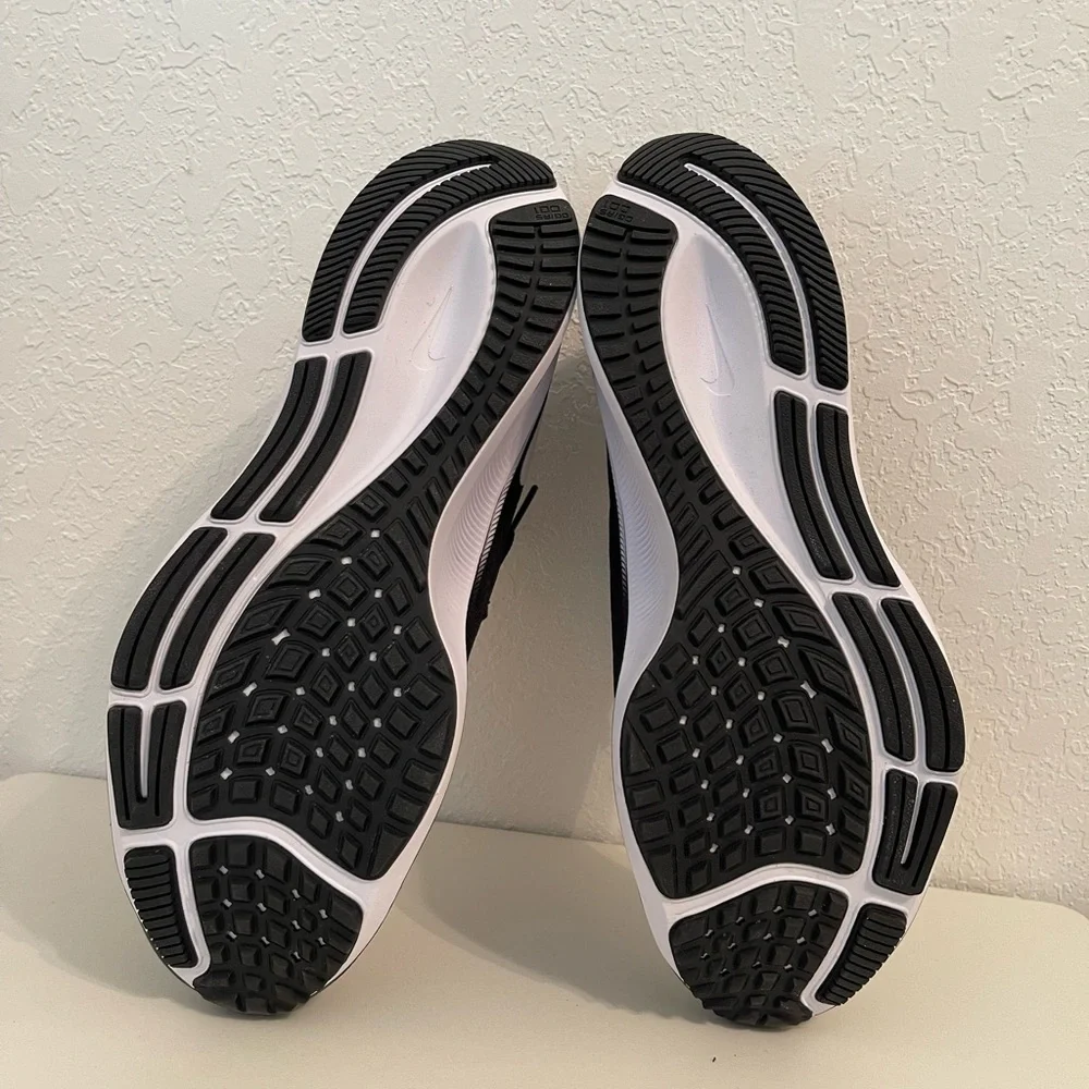 NWOT Nike Air Zoom Pegasus 37, Black Size 8 - Picture 8 of 12